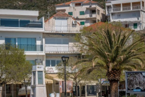 Apartments by the sea Podgora, Makarska - 13086
